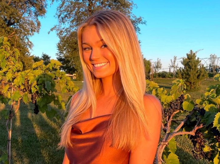 Barstool Chicago's Local Smokeshow Of The Day - Alli